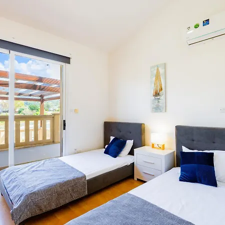 Hera Νέα Δήμματα